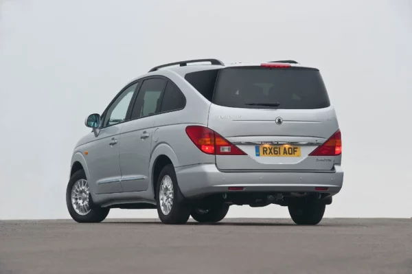 Precut tint film kit for Ssangyong Rodius 5 Doors SUV from 2004-2012