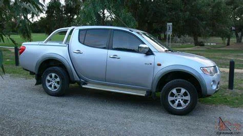 Precut tint film kit for Mistubishi Triton 4 Doors from 2007-2015