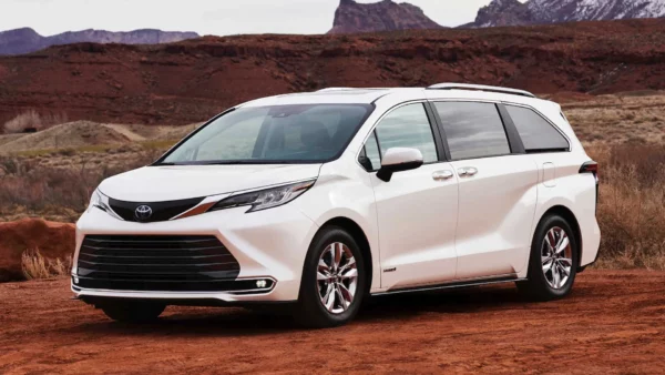Precut tint film kit for Toyota Sienna 5 Doors from 2022-2024